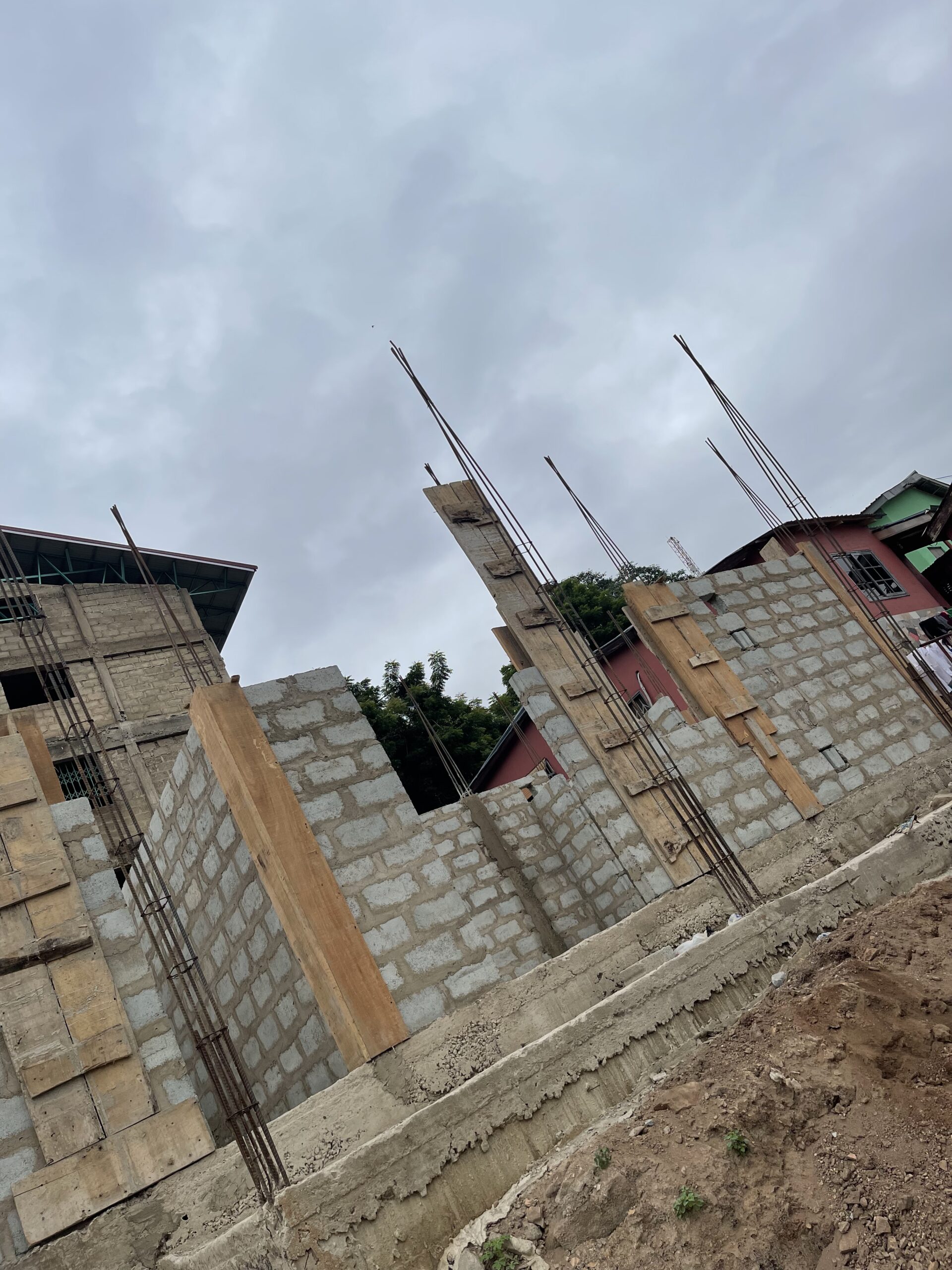 Building in Ghana - Block Laying